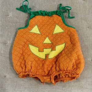TBBC pumpkin 2t -4T EUC